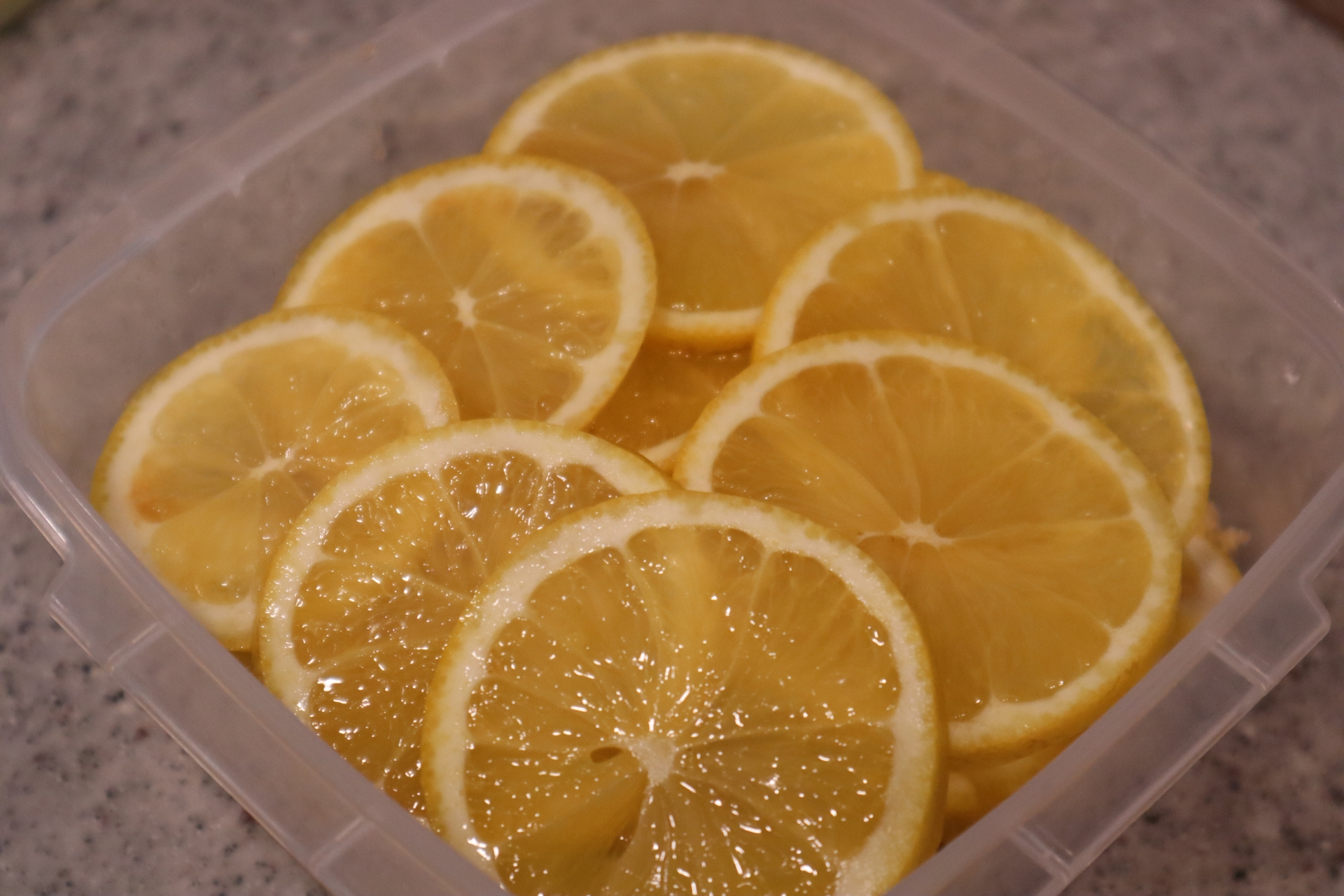 タッパーでレモンのはちみつ漬けを作るコツ