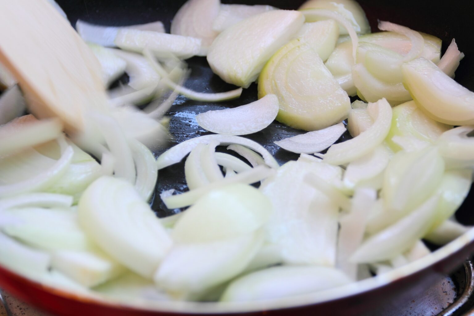 野菜炒めの炒める順番は？ 野菜と肉どっちを先に炒めるのが正解？ | はるしお