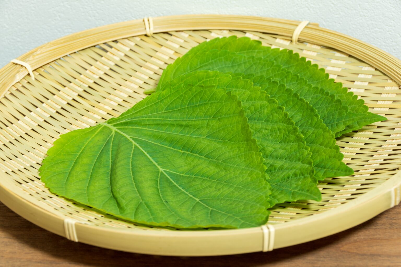 エゴマの葉の食べ方は生で食べられる？ 焼肉のたれやキムチは？ | はるしお